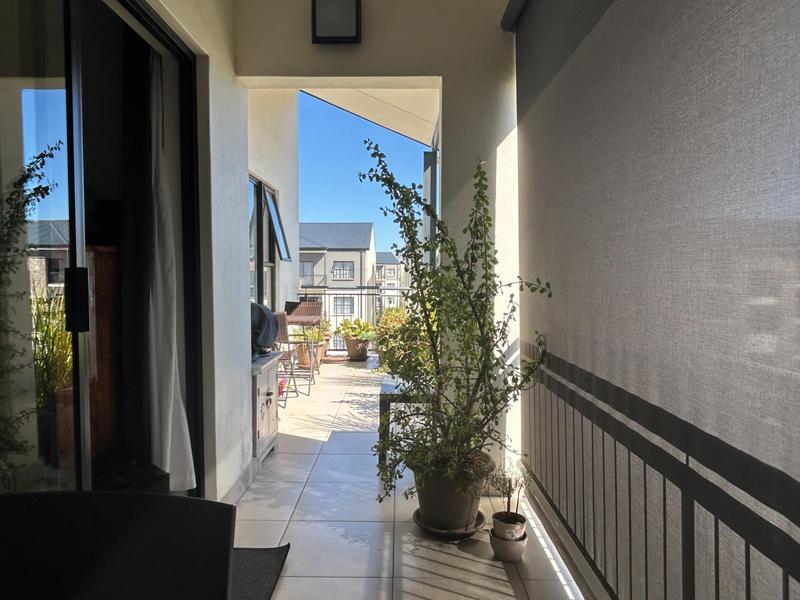 1 Bedroom Property for Sale in Sandown Western Cape